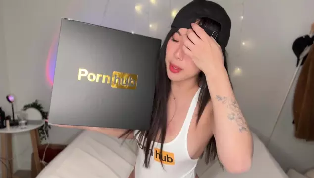 Asian porn actress from Pornhab fucking her boyfriend.